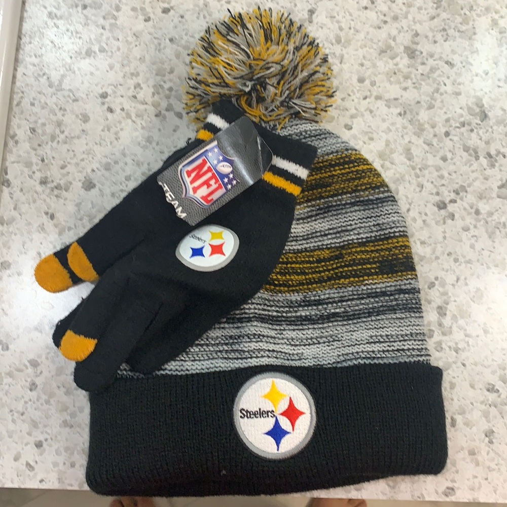 Pittsburgh Steelers beenie with glove set